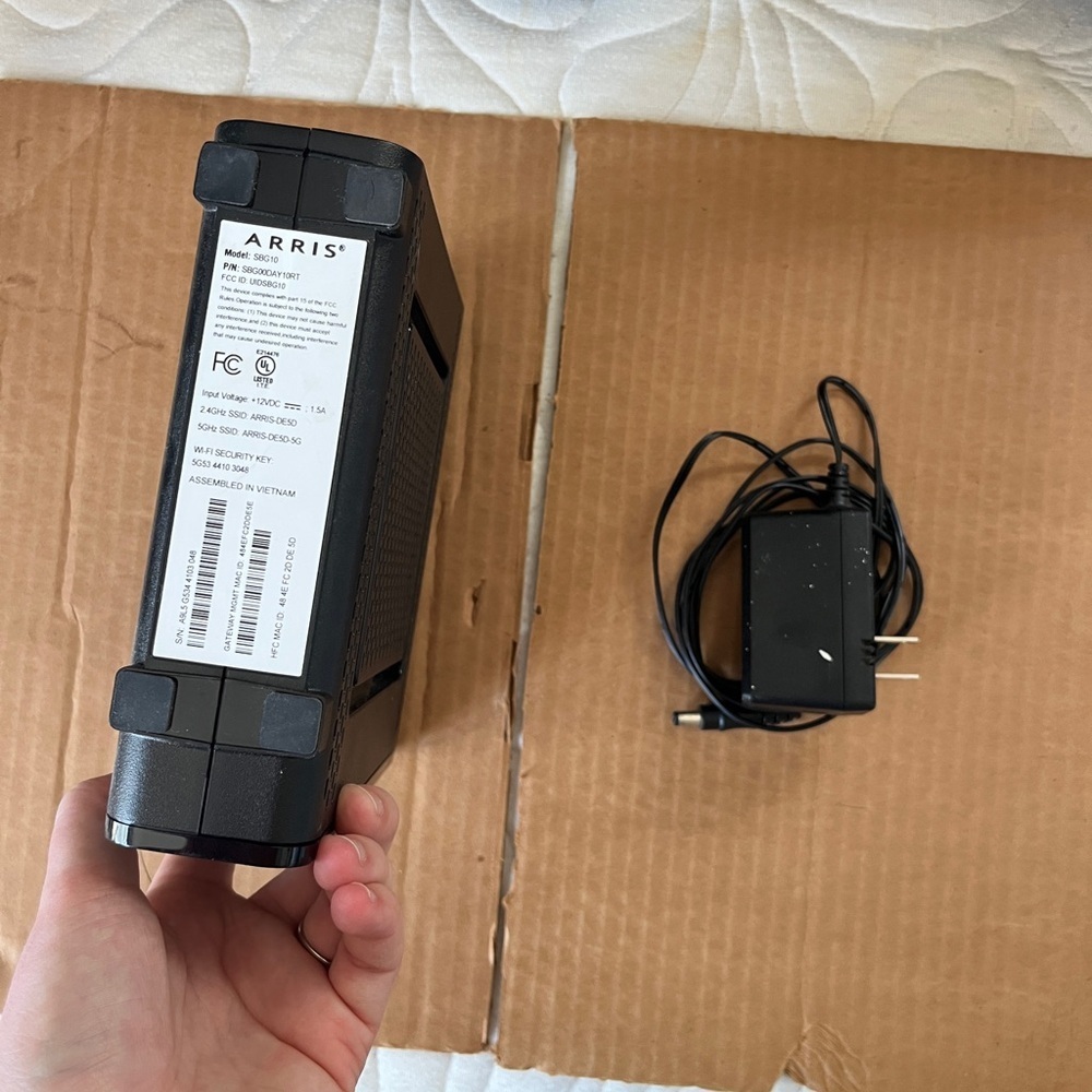 Arris SURFboard SBG10 Cable Modem Router - Black - Picture 4 of 4